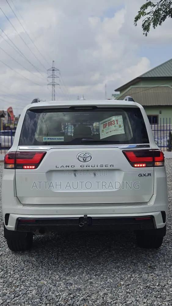 Toyota Land Cruiser 2023 White