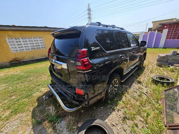 Toyota Land Cruiser Prado 2.8 2022 Black