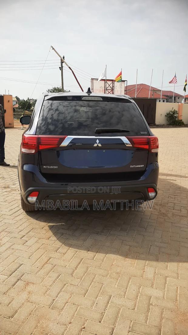 Mitsubishi Outlander 2019 Blue