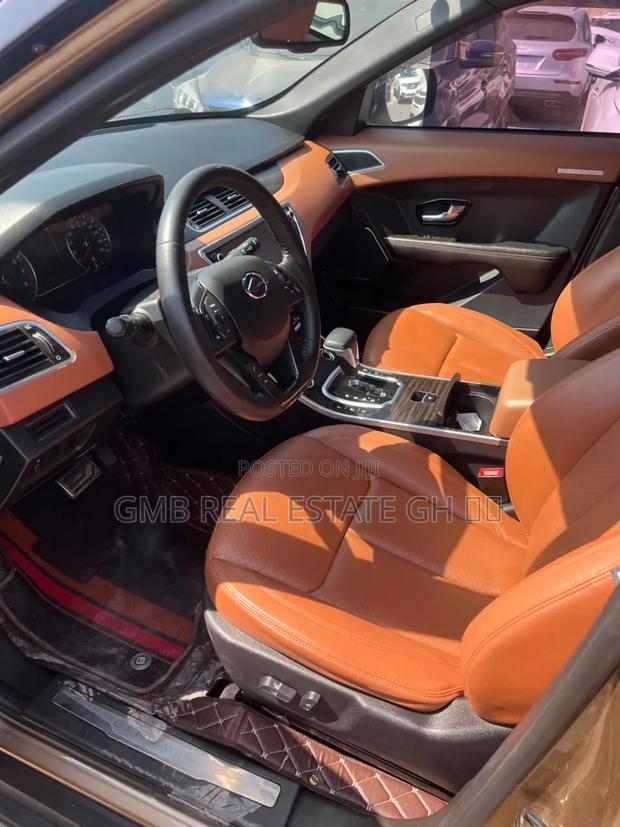 Land Rover Range Rover 2018 Brown