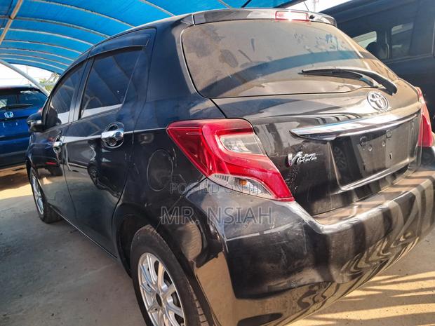 Toyota Vitz 1.3 AWD 5dr 2015 Black