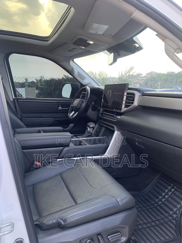 Toyota Tundra Limited CrewMax 5.5' Bed 2024 White