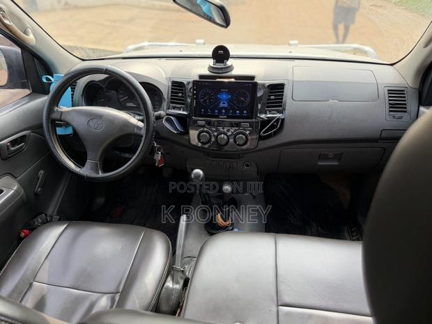 Toyota Hilux 2013 White