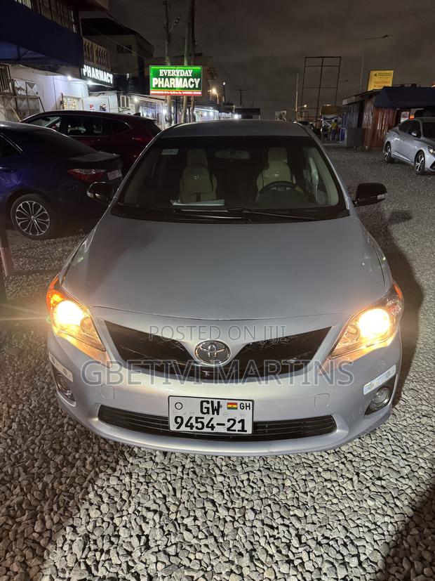 Toyota Corolla 2012 Silver
