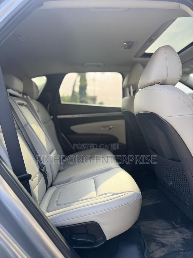 Hyundai Tucson SE 2023 Silver