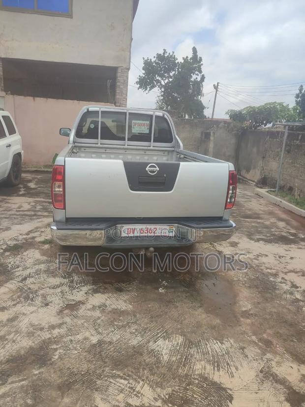 Nissan Navara 2.5 dCi 4x4 2007 Silver