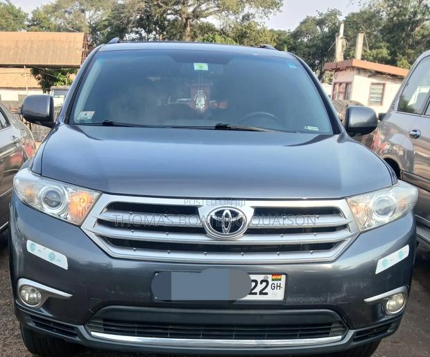 Toyota Highlander Limited 3.5l 4WD 2013 Gray