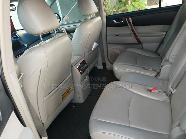 Toyota Highlander Limited 3.5l 4WD 2013 Gray