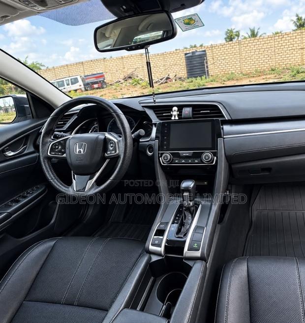 Honda Civic Touring 4dr Sedan (1.5L 4cyl) 2016 White