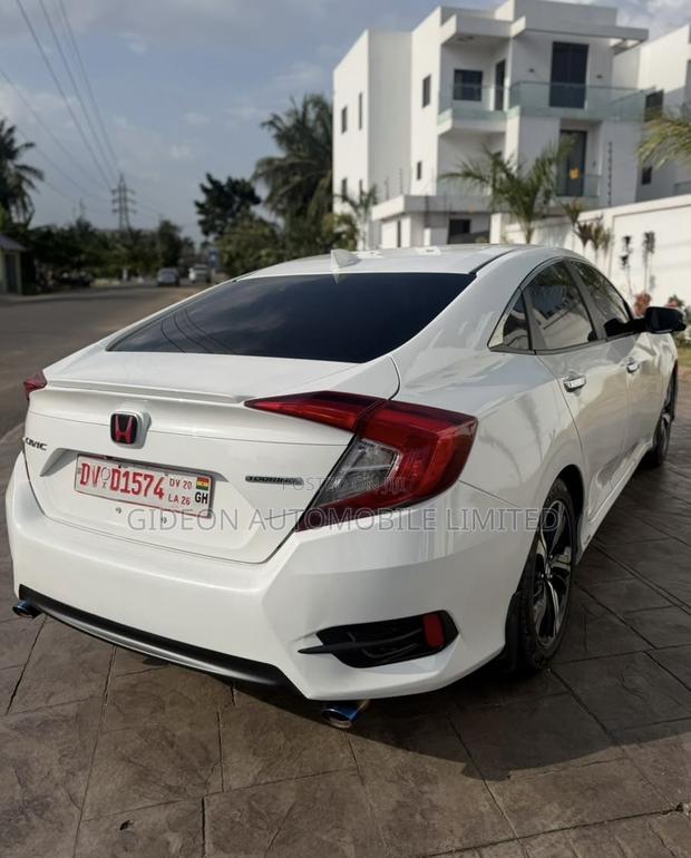 Honda Civic Touring 4dr Sedan (1.5L 4cyl) 2016 White