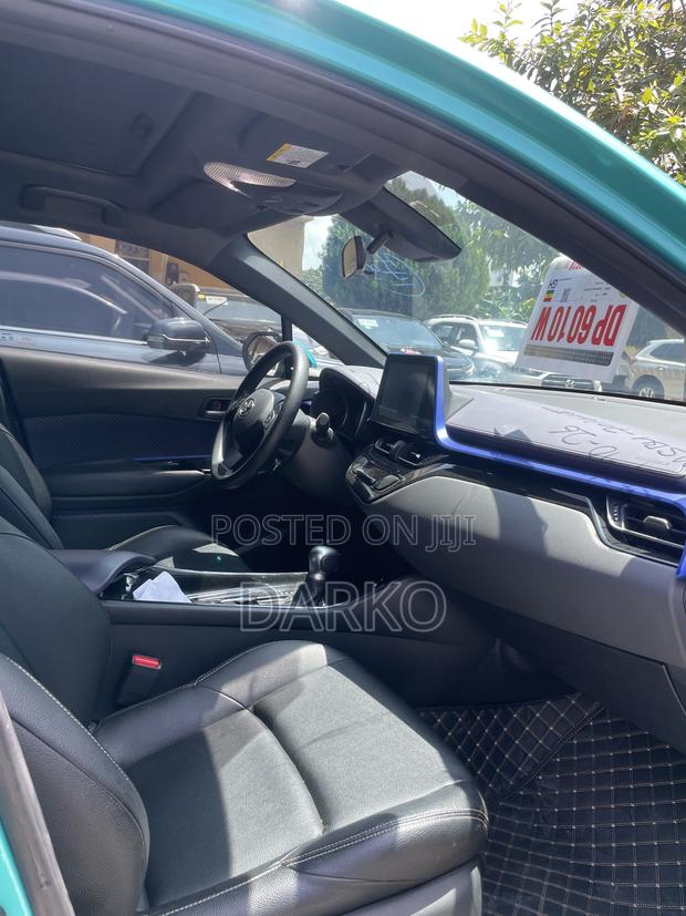 Toyota C-HR XLE FWD 2019 Green
