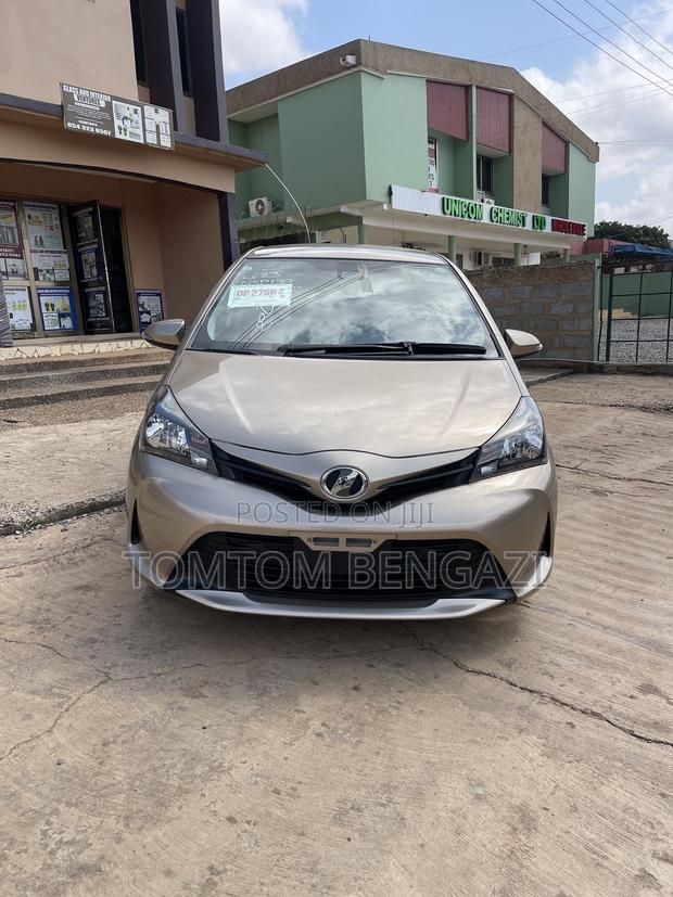 Toyota Vitz 1.3 FWD 5dr 2015 Gold