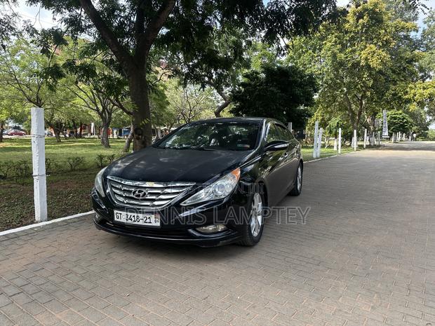Hyundai Sonata 2011 Black