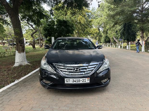 Hyundai Sonata 2011 Black