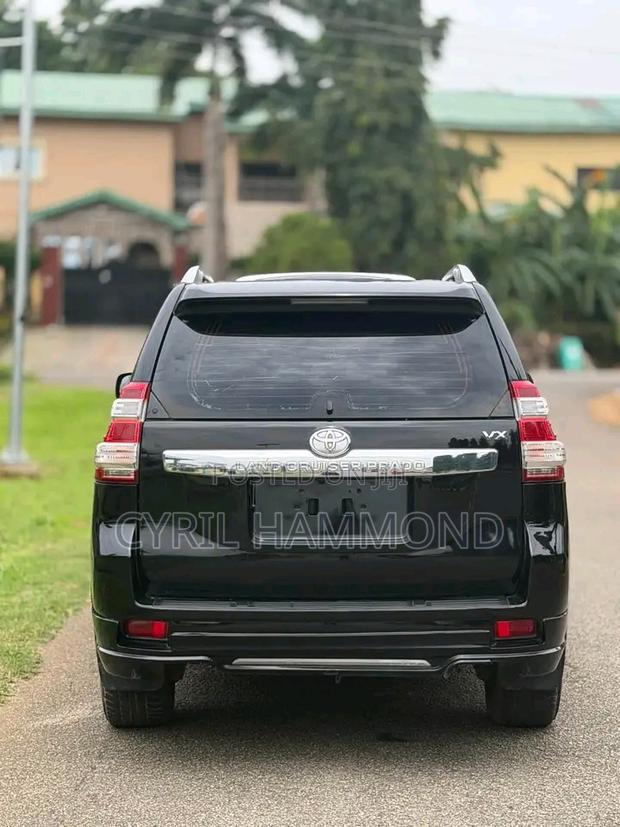 Toyota Land Cruiser Prado 2017 Black