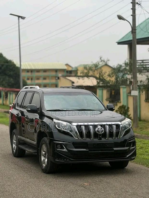 Toyota Land Cruiser Prado 2017 Black