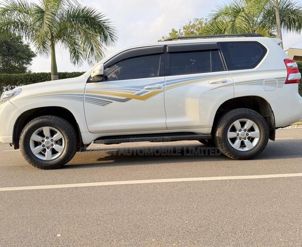 Toyota Land Cruiser Prado 2.7 2017 White