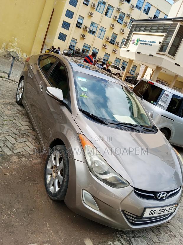 Hyundai Elantra 2012 Gray