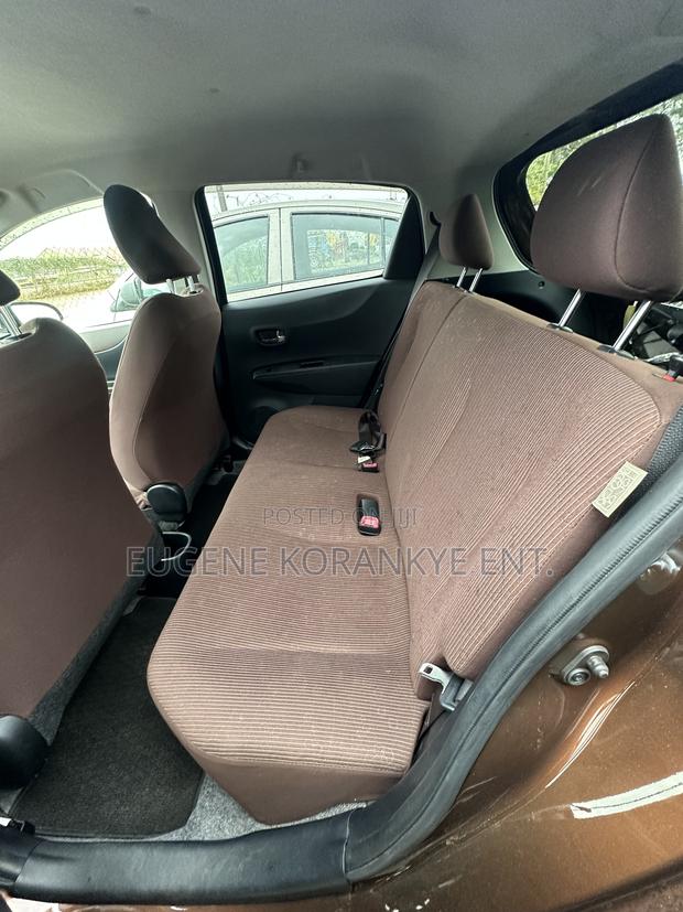 Toyota Vitz 1.3 AWD 5dr 2014 Brown