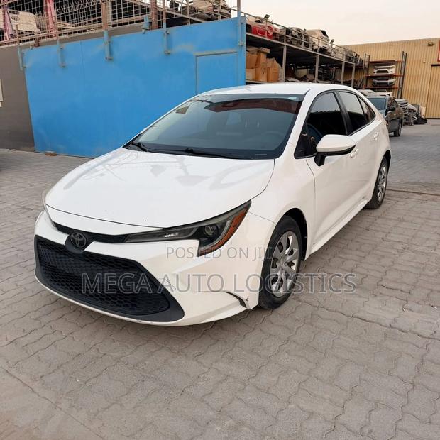 Toyota Corolla LE 2020 White