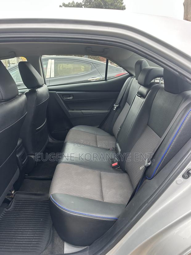 Toyota Corolla SE 4dr Sedan (1.8L 4cyl CVT) 2017 Silver