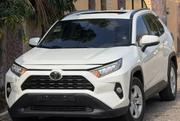 Toyota RAV4 XLE AWD 2019 White for sale