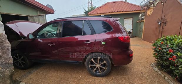 Hyundai Santa Fe 2011 Red