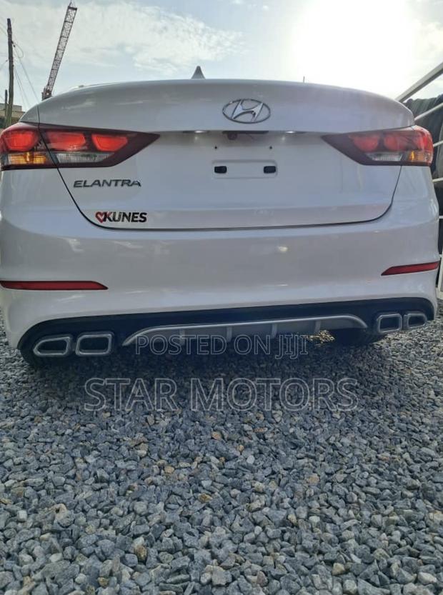 Hyundai Elantra 2017 White