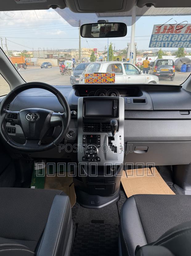 Toyota Voxy ZS Kirameki III 2WD 8-Seater 2013 Black