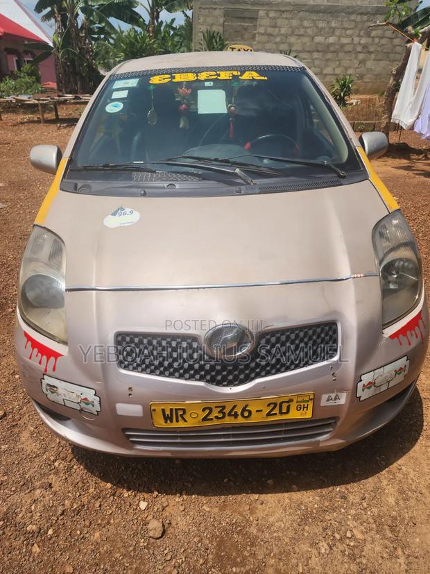 Toyota Vitz 1.3 AWD 5dr 2010 Silver