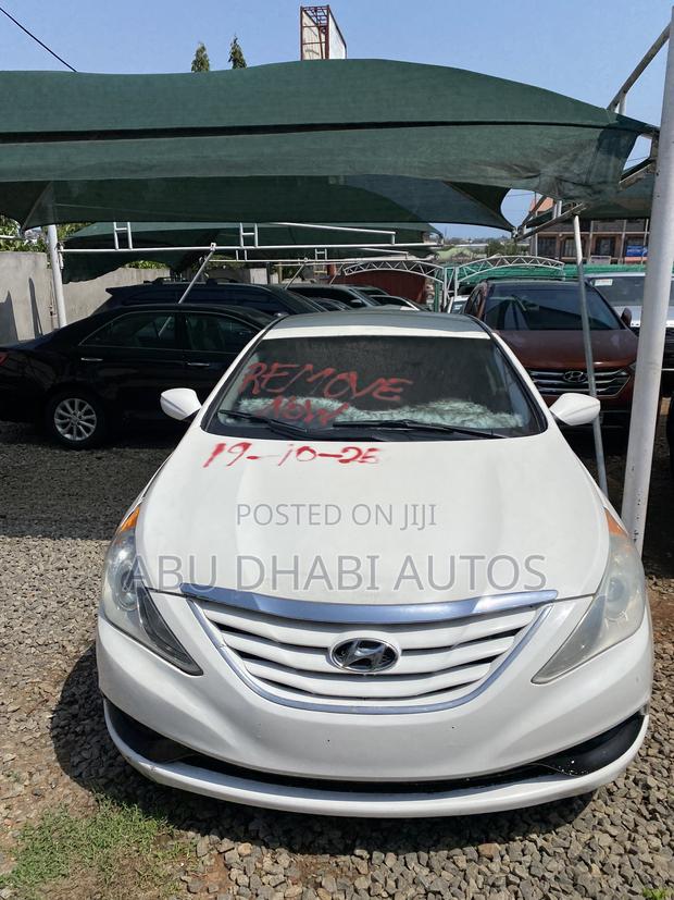 Hyundai Sonata SE Sedan FWD (2.4L 4cyl 6A) 2012 White