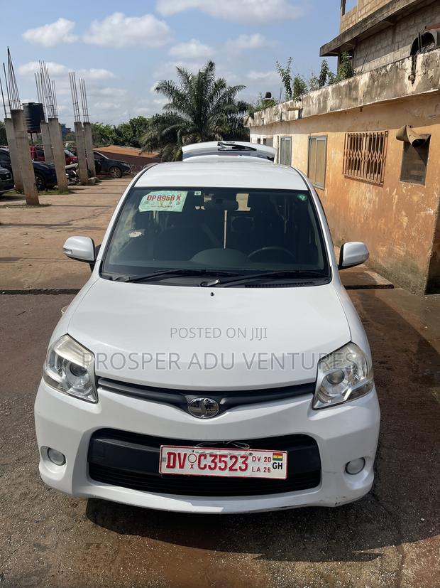 Toyota Sienta 1.5 FWD 2013 White
