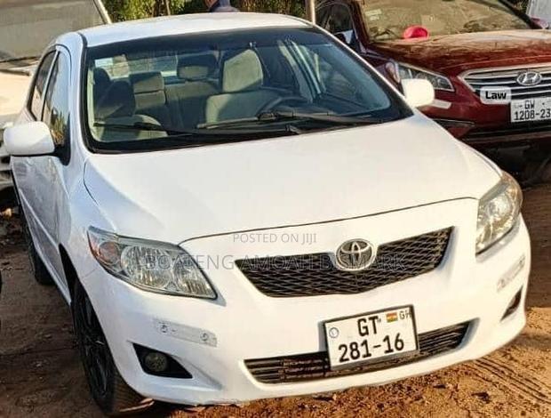 Toyota Corolla 2010 White