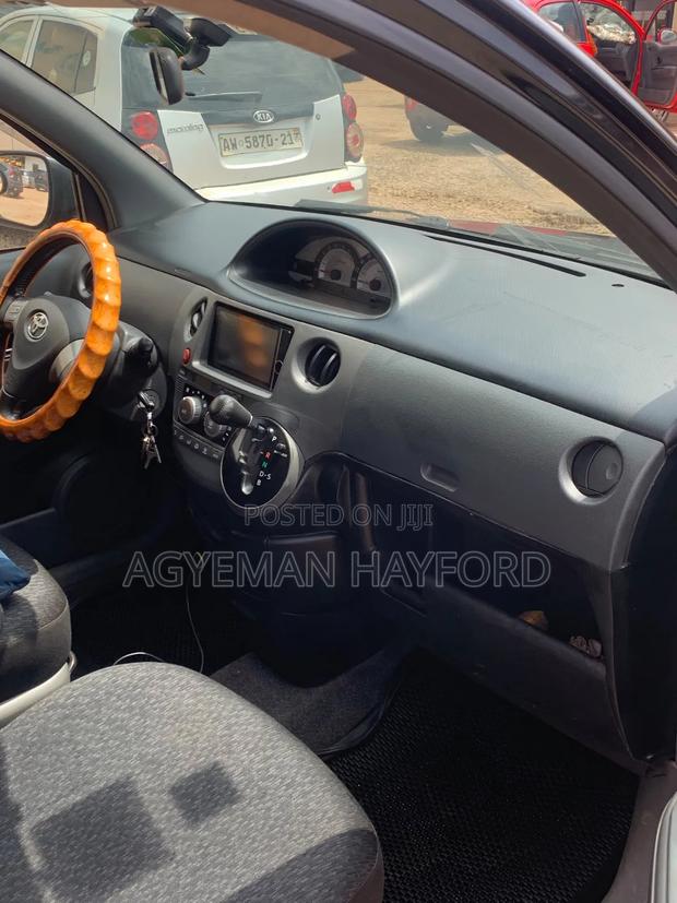 Toyota Sienta 1.5 FWD 2014 Black