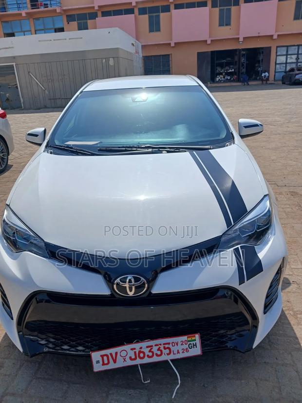 Toyota Corolla LE (1.8L 4cyl 2A) 2019 White