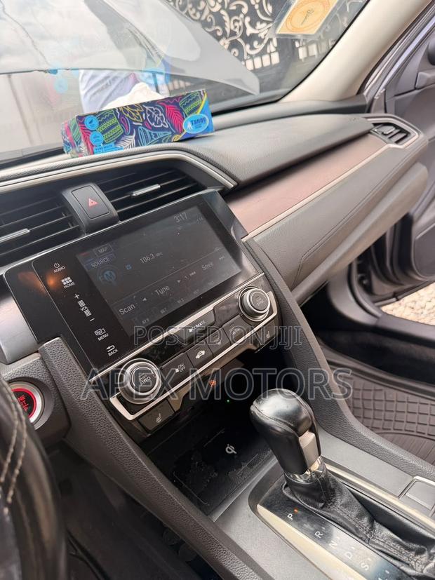 Honda Civic Touring 4dr Sedan (1.5L 4cyl) 2016 Gray