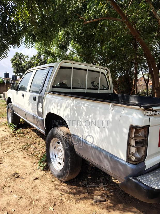 Mitsubishi L200 1999 Off white
