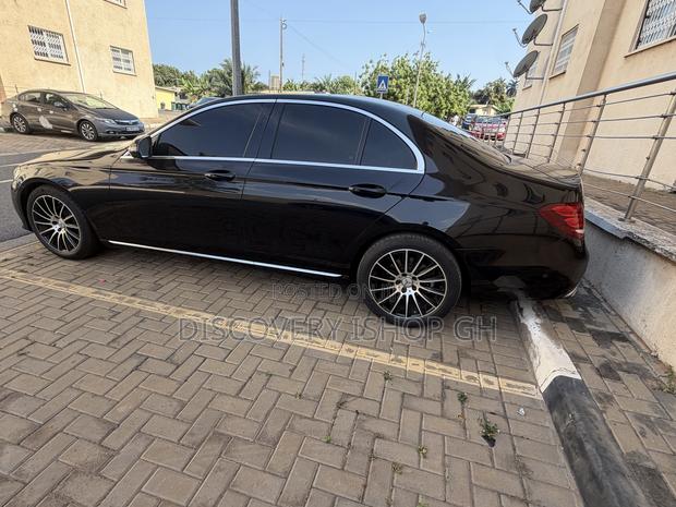 Mercedes-Benz E200 2019 Black