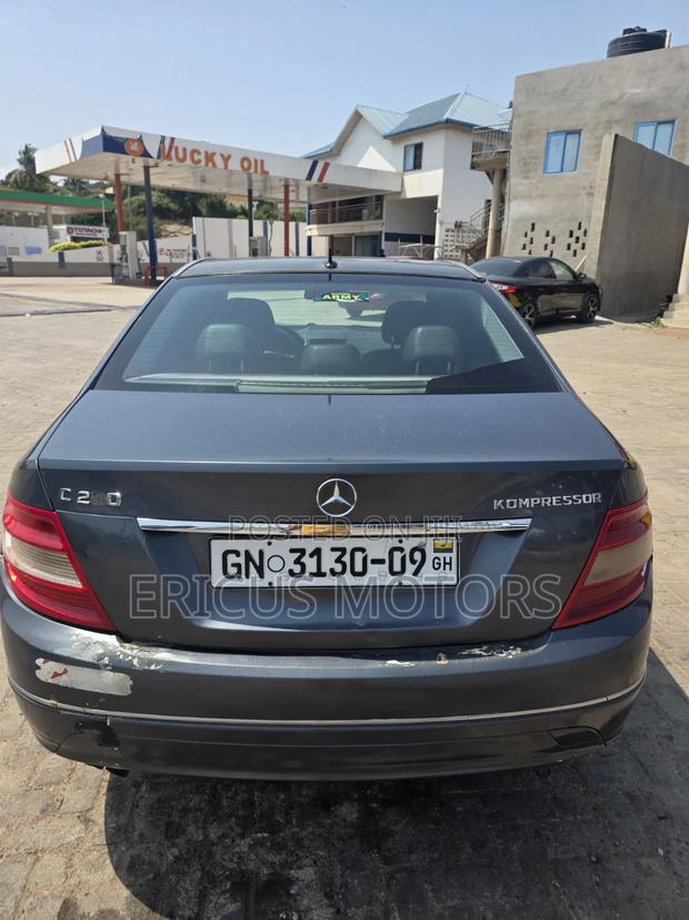 Mercedes-Benz C200 2009 Black
