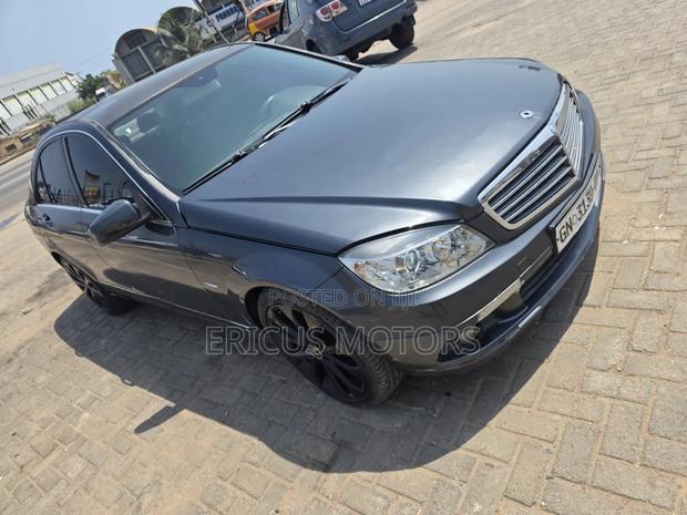 Mercedes-Benz C200 2009 Black