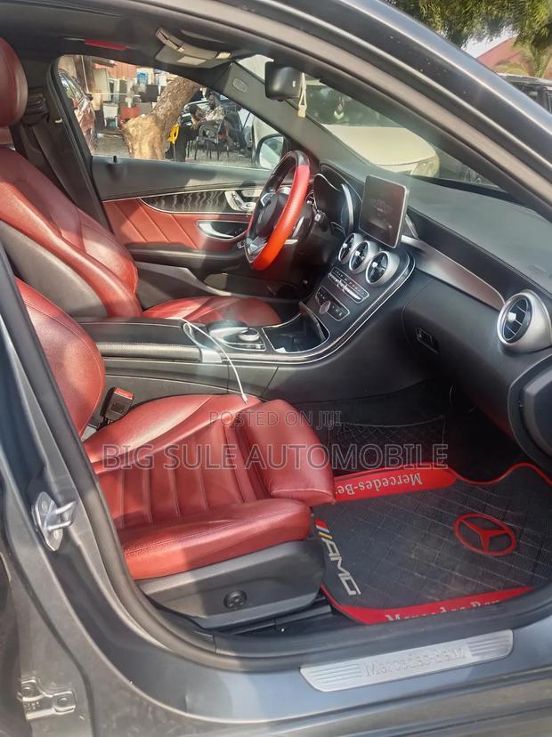 Mercedes-Benz C300 Luxury 4matic Sedan AWD (2.0L 4cyl 7A) 2017 Gray