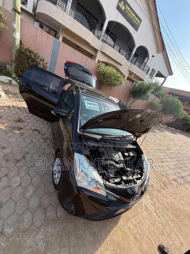 Toyota Vitz 1.0 FWD 5dr 2019 Black