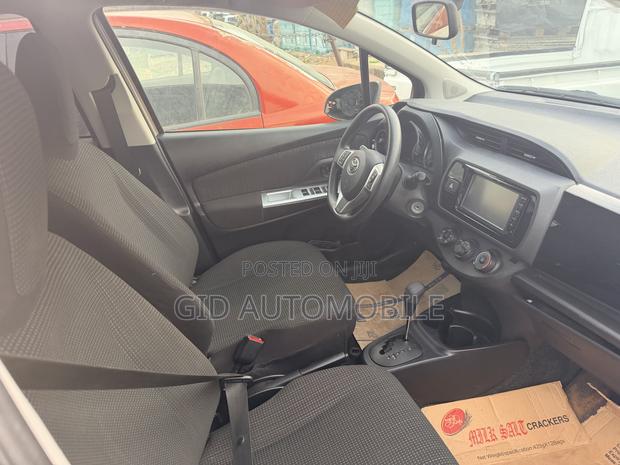 Toyota Vitz 2016 Gold