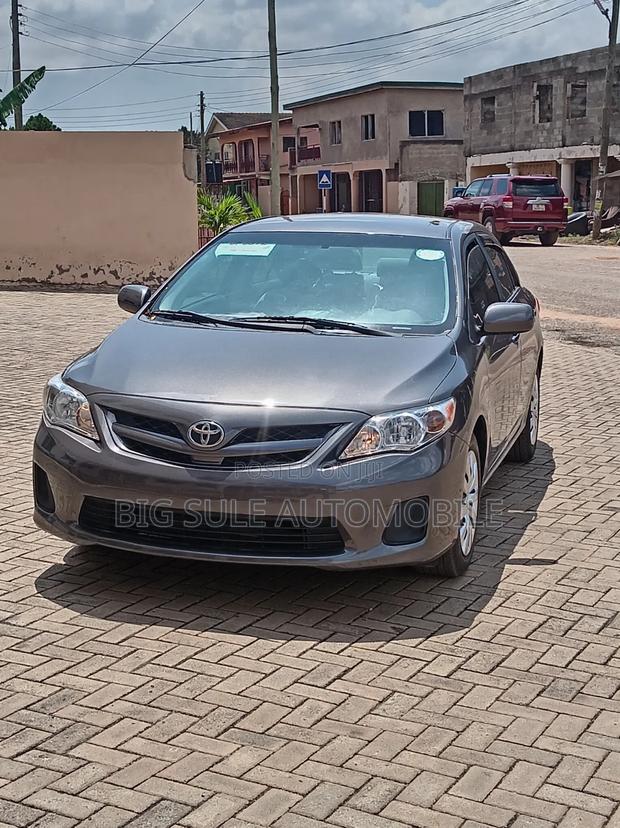 Toyota Corolla LE 4dr Sedan (1.8L 4cyl 4A) 2012 Gray