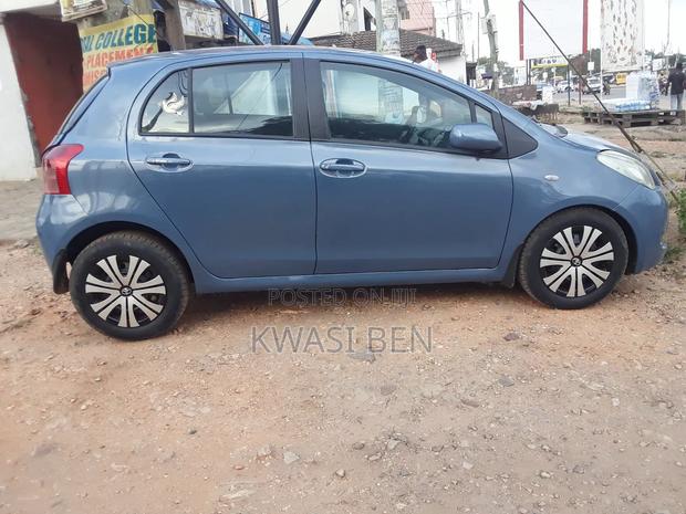 Toyota Yaris 2010 Blue