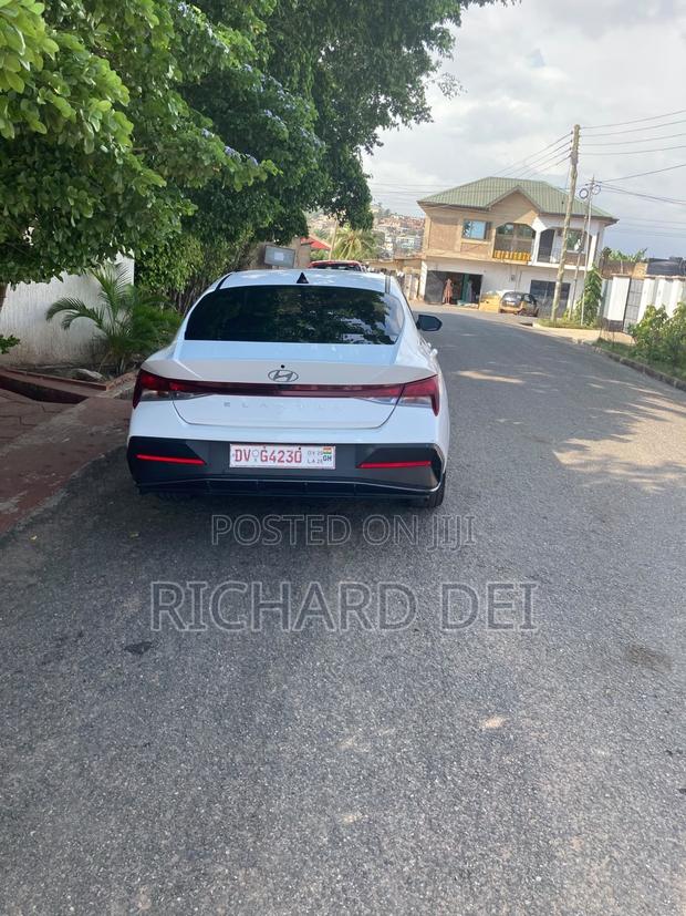 Hyundai Elantra SEL 2024 White