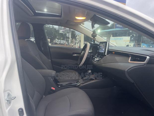 Toyota Corolla LE 2020 White