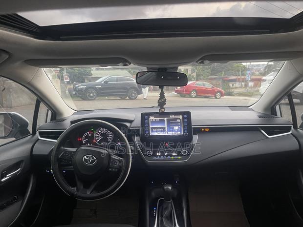 Toyota Corolla LE 2020 White
