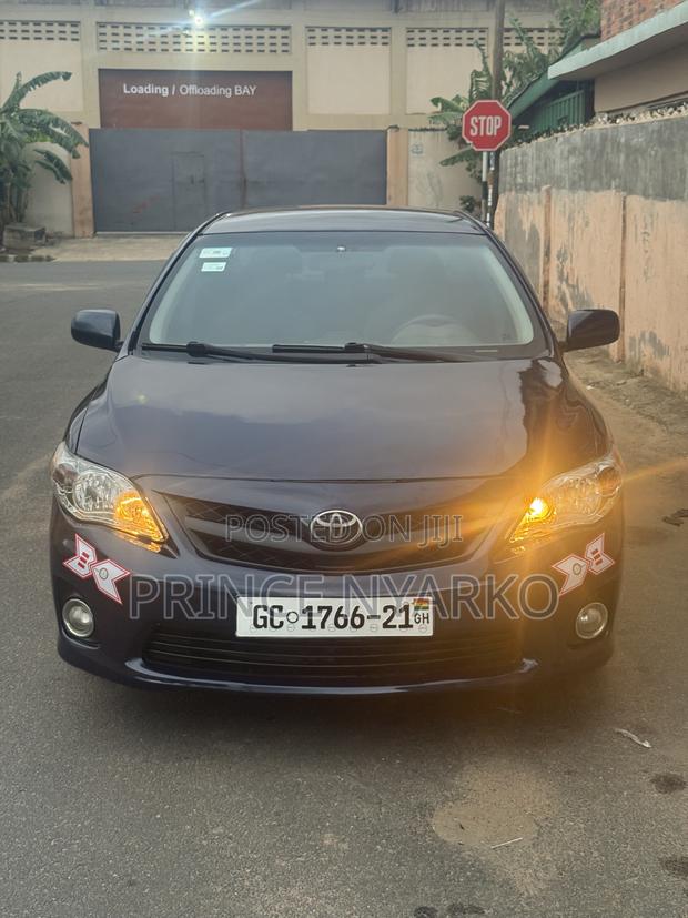 Toyota Corolla LE 4dr Sedan (1.8L 4cyl 4A) 2013 Blue