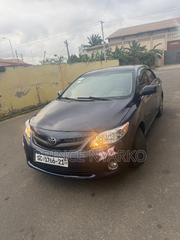 Toyota Corolla LE 4dr Sedan (1.8L 4cyl 4A) 2013 Blue